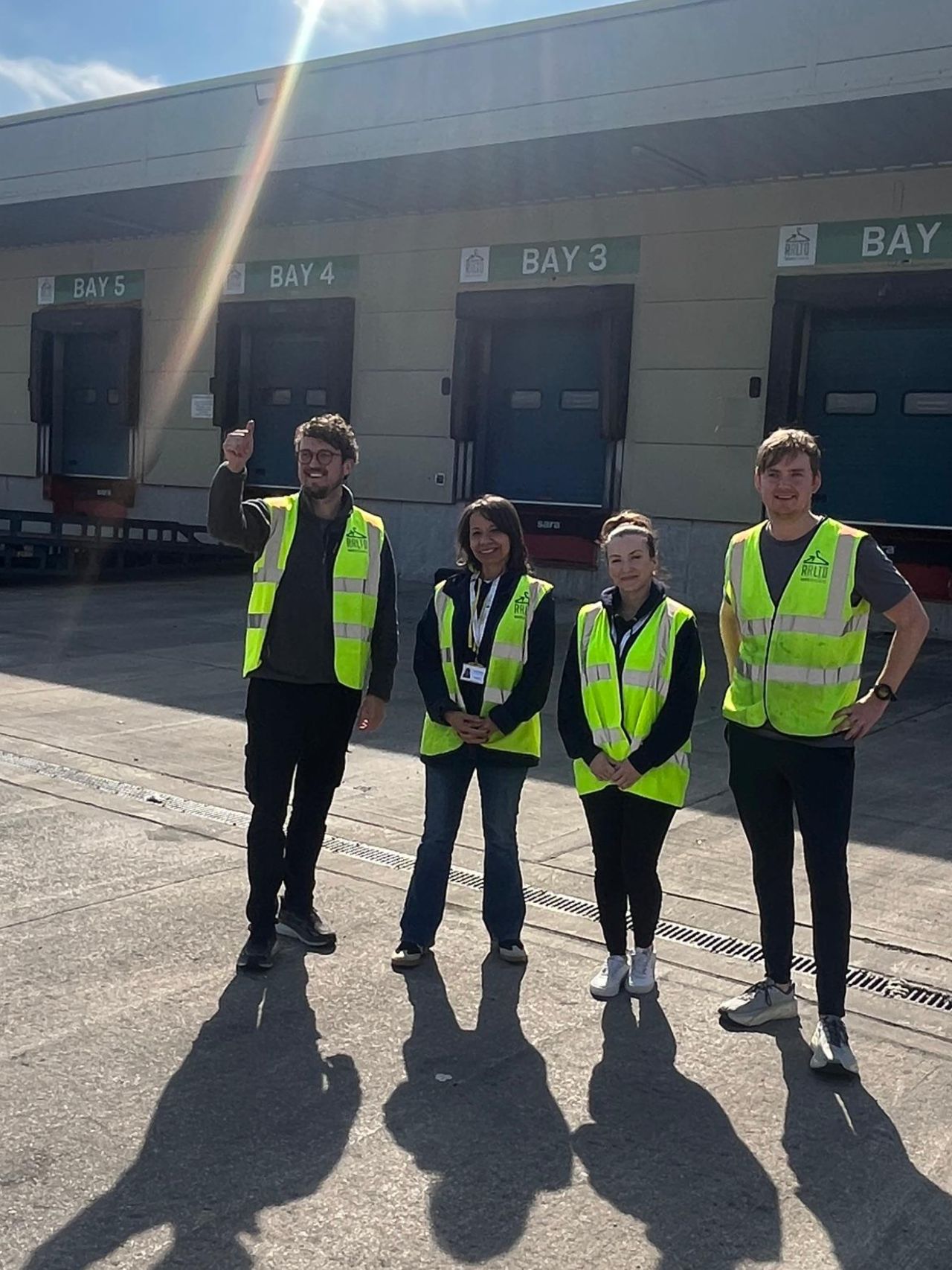 nw cANCER RESEARCH VISIT ROBERTS HQ